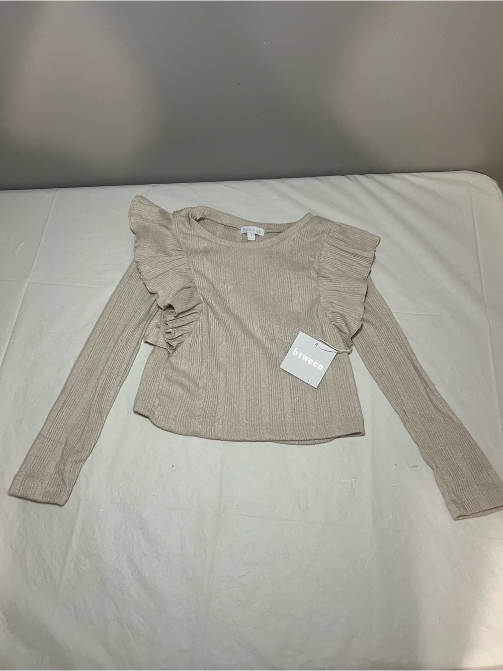 NWT Btween Girls Beige Ribbed Long Sleeve Top Ruffle Trim Shoulder Size 7